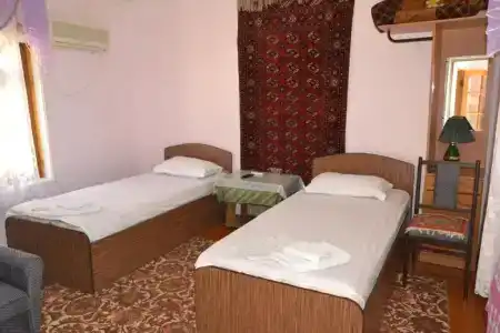 Nazira Azizbek - 34