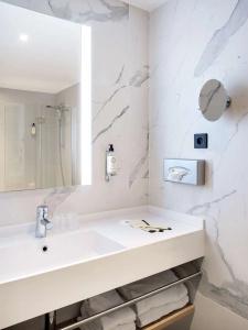 Best Western Plus du Pont Wilson - 84