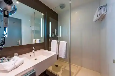 Mercure Grenoble Centre Porte des Alpes - 65