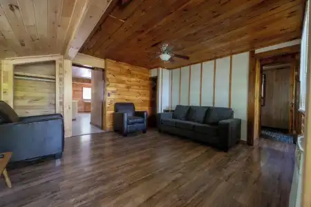Depe Dene Lakeside Resort - 420