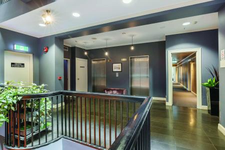 Best Western Melbourne City - 9