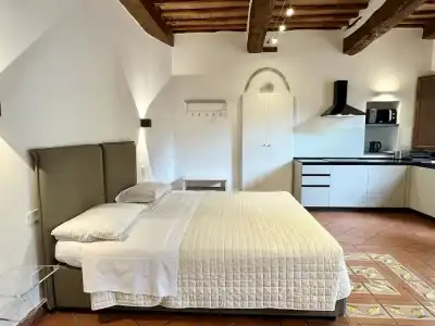 Regis Condo - 226