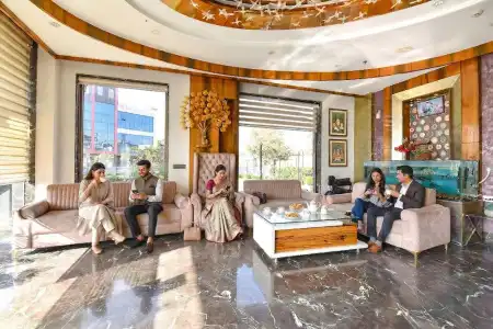 FabElite Park Inn - 24