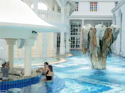 Mövenpick Myth Patong - 35