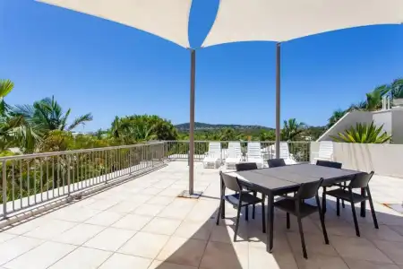 Noosa Tropicana - 187