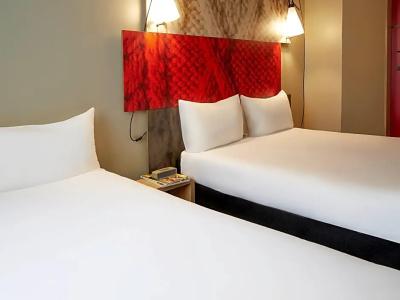 Ibis Paris Canal Saint Martin - 35