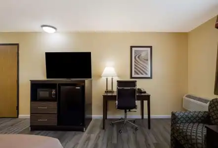 Quality Inn & Suites Medford Airport - 43