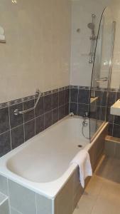 Hôtel Saint Cyr Etoile - 77