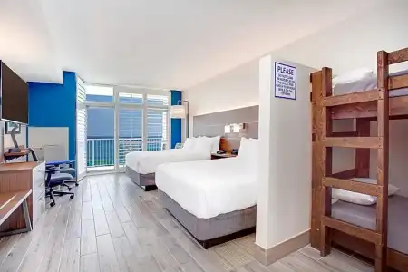 Holiday Inn Express & Suites Panama City Beach - Beachfront by IHG - 149