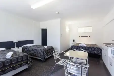 Wynnum Anchor Motel - 21