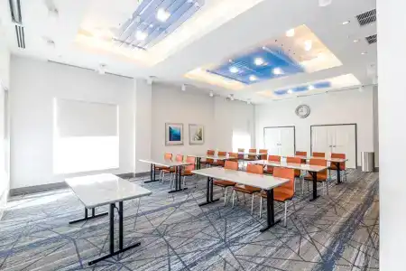 Holiday Inn Express & Suites Louisville Downtown by IHG - 17