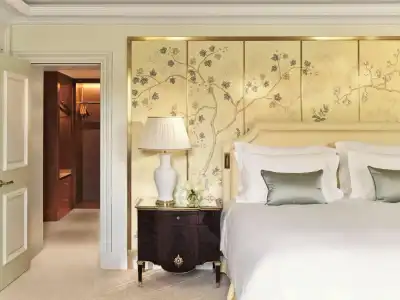 The Dorchester - 5