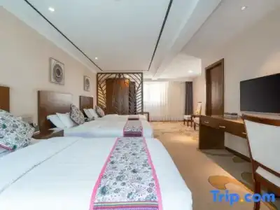 Highest Joints & Resort (Kunming Derun Center) - 72