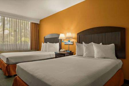 Airport Honolulu, Trademark Collection by Wyndham - 5