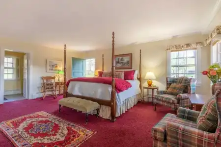 Wilburton Inn - 163