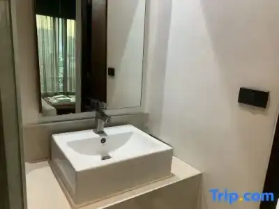 Collection O The Bangkok Airport Link Suite - 111