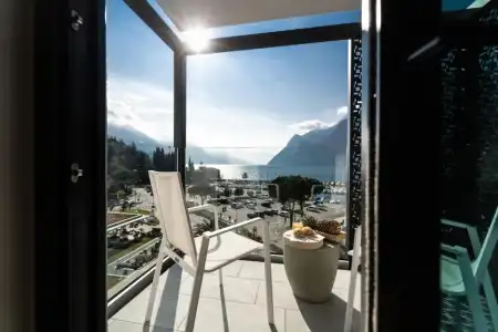 Lake Front Mirage - 44