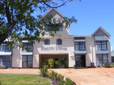 Pohutu Lodge Motel - 0