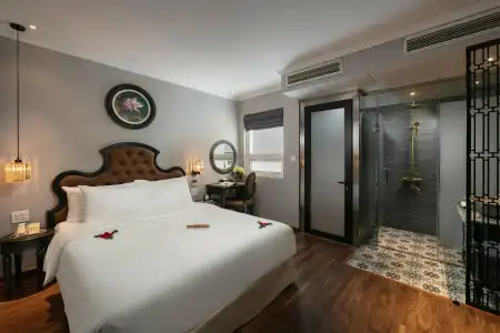 Shining Central and Spa - 3