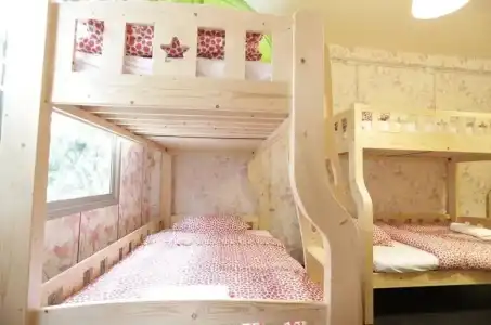 Tiger Lily Hostel - 22