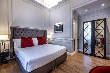 Ungherese Small Luxury - 74