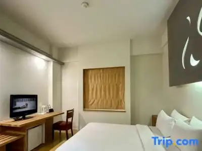 Sparks Life Jakarta, ARTOTEL Curated - 100