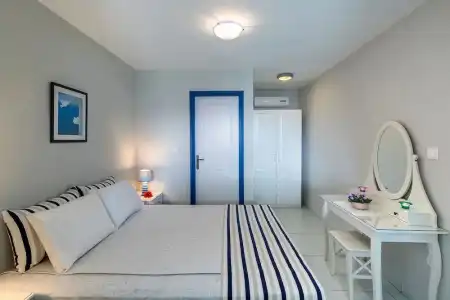 Sea View Studios - 31