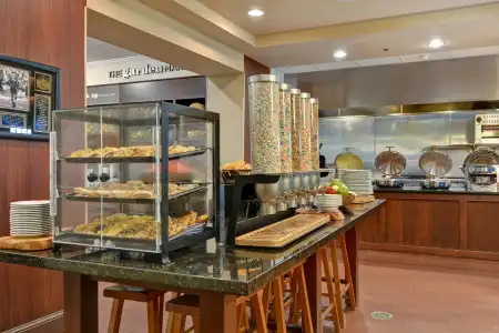 Hilton Garden Inn Green Bay - 35