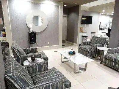 Comfort Inn & Suites - 26