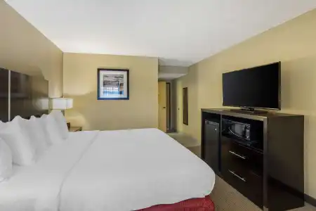 Best Western Harrisburg North - 41