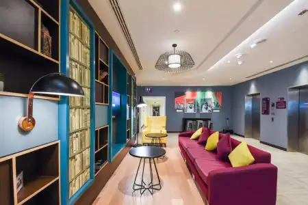 Premier Inn Dubai International Airport - 14