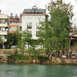 River Boutique - 8