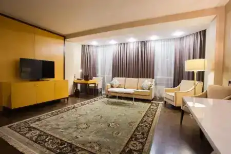 Best Western Plus - 86
