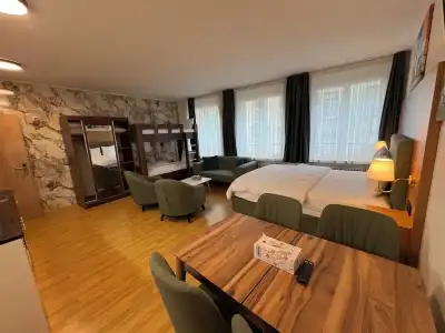 Akomo Bern - 34