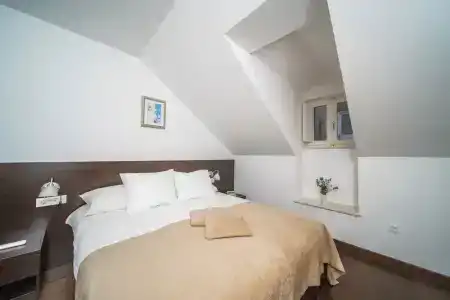 Celenga Apartments with free offsite parking - 14