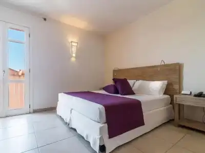Nichotel - 50