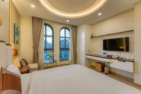 Golden Tree & Apartment - 53