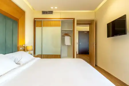 Oasis Apartments - 2
