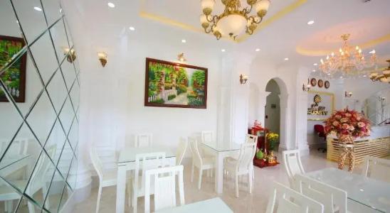 Phuong Vy Luxury - 12