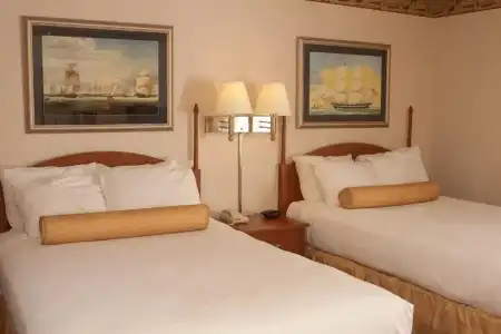 Flagship Inn and Suites - 38