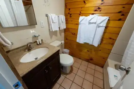 Depe Dene Lakeside Resort - 422