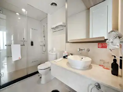Harris Suites fx Sudirman - 8