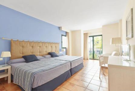 PortAventura - Includes unlimited access PortAventura Park & 1 access Ferrari Land - 8