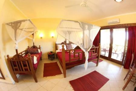 Uroa Bay Beach Resort - 4