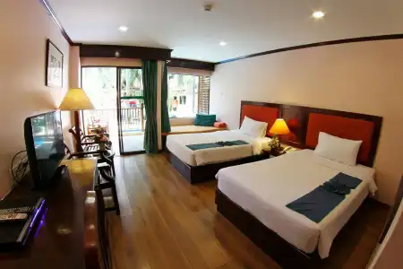 Baumanburi Patong - 9