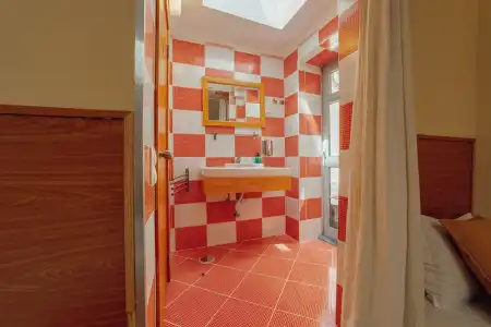 DownTown Guest House - 36