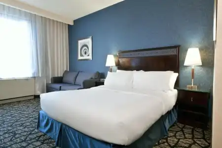 Empire Suites - 40