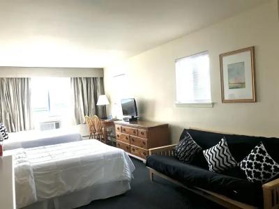 Ocean Surf Resort - 33