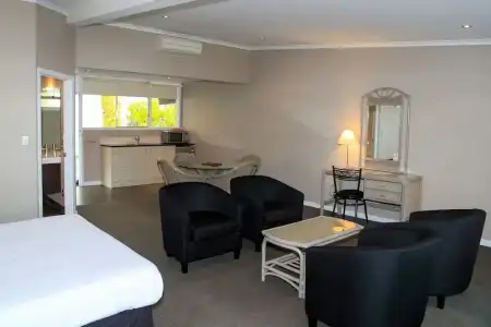 The Avenue - 128