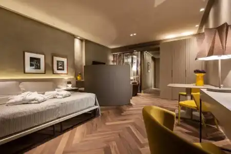 Liassidi Wellness Suites - 83